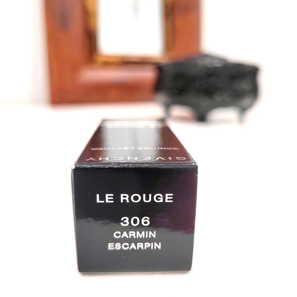 Givenchy Rouge Intense Silk Satin Lipstick N306 Carmin Escarpin & Free Sample - Picture 4 of 12